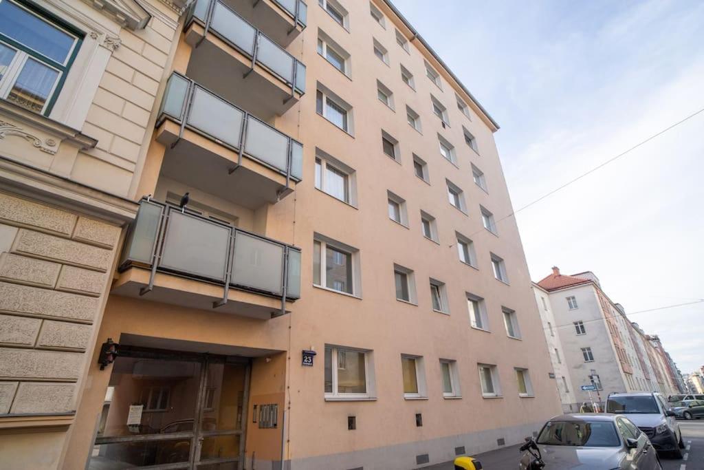 Next To City Center Cozy Apartment Wien Exterior foto